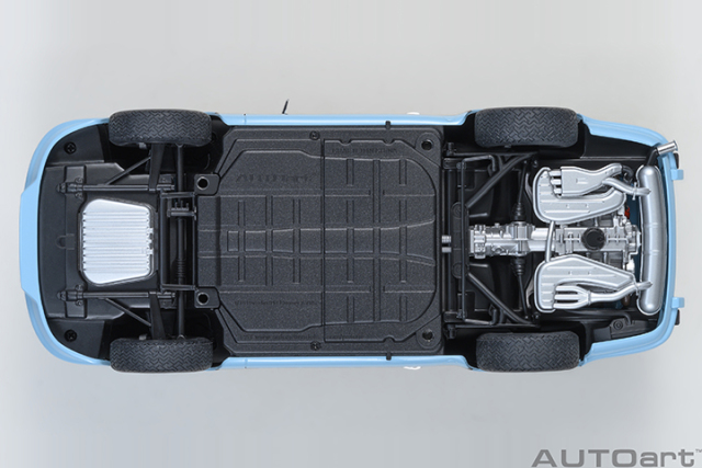 78032 1/18 PORSCHE 911 CARRERA 2.7 RS (GULF BLUE/BLACK STRIPES)