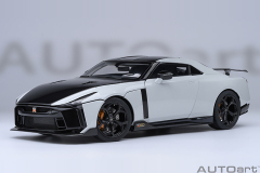 77511 1/18 NISSAN GT-R50 BY ITALDESIGN (METALLIC WHITE/BLACK)