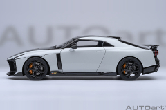 77511 1/18 NISSAN GT-R50 BY ITALDESIGN (METALLIC WHITE/BLACK)