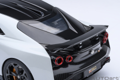 77511 1/18 NISSAN GT-R50 BY ITALDESIGN (METALLIC WHITE/BLACK)