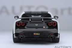 77511 1/18 NISSAN GT-R50 BY ITALDESIGN (METALLIC WHITE/BLACK)