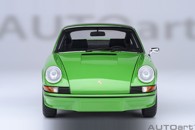 78034 1/18 PORSCHE 911 CARRERA 2.7 RS (VIPER GREEN/BLACK STRIPES)