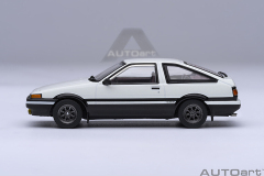 20031 1/64 TOYOTA SPRINTER TRUENO (AE86) "INITIAL D"