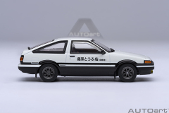 20031 1/64 TOYOTA SPRINTER TRUENO (AE86) "INITIAL D"