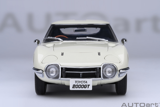 79546 1/18 TOYOTA 2000GT 1967 (WHITE)