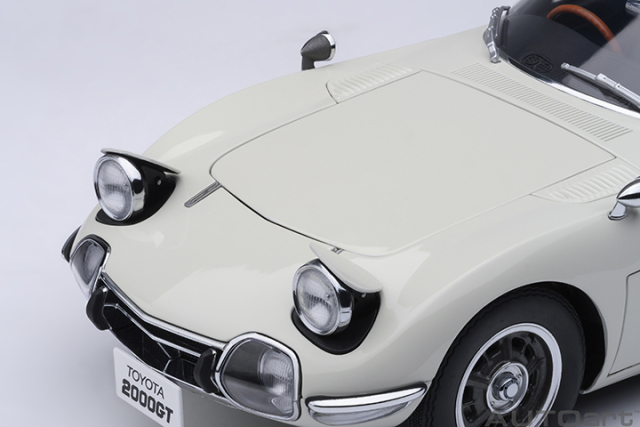 79546 1/18 TOYOTA 2000GT 1967 (WHITE)