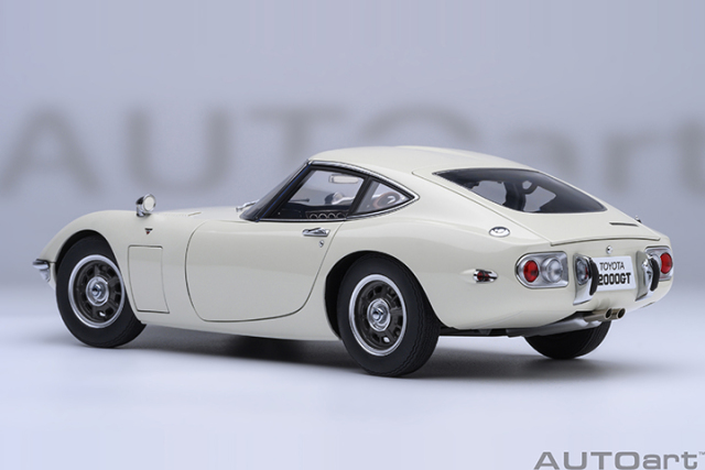 79546 1/18 TOYOTA 2000GT 1967 (WHITE)