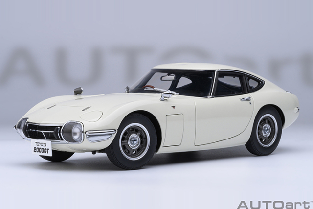 79546 1/18 TOYOTA 2000GT 1967 (WHITE)