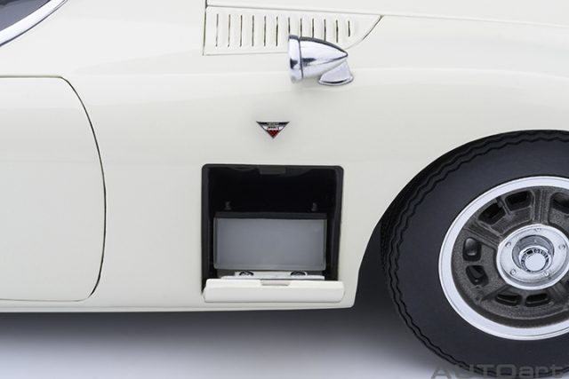 79546 1/18 TOYOTA 2000GT 1967 (WHITE)