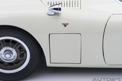 79546 1/18 TOYOTA 2000GT 1967 (WHITE)