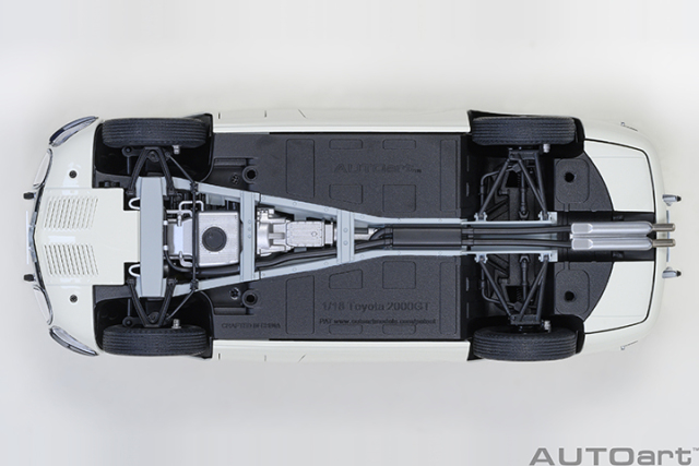 79546 1/18 TOYOTA 2000GT 1967 (WHITE)