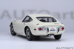 79546 1/18 TOYOTA 2000GT 1967 (WHITE)