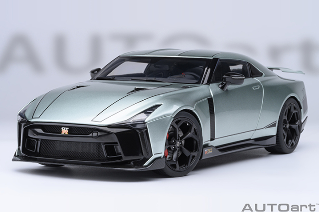 77512 1/18 NISSAN GT-R50 BY ITALDESIGN (METALLIC GREEN/BLACK)