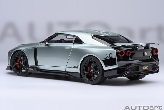 77512 1/18 NISSAN GT-R50 BY ITALDESIGN (METALLIC GREEN/BLACK)