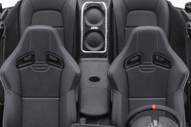 77512 1/18 NISSAN GT-R50 BY ITALDESIGN (METALLIC GREEN/BLACK)