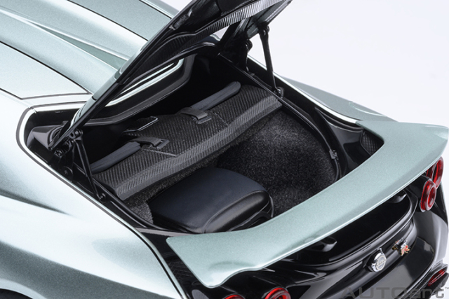 77512 1/18 NISSAN GT-R50 BY ITALDESIGN (METALLIC GREEN/BLACK)