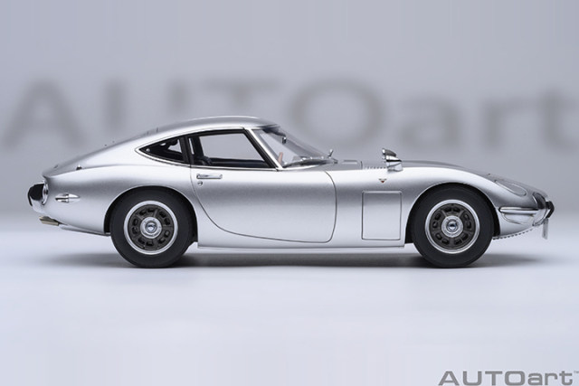 79548 1/18 TOYOTA 2000GT 1967 (SILVER)