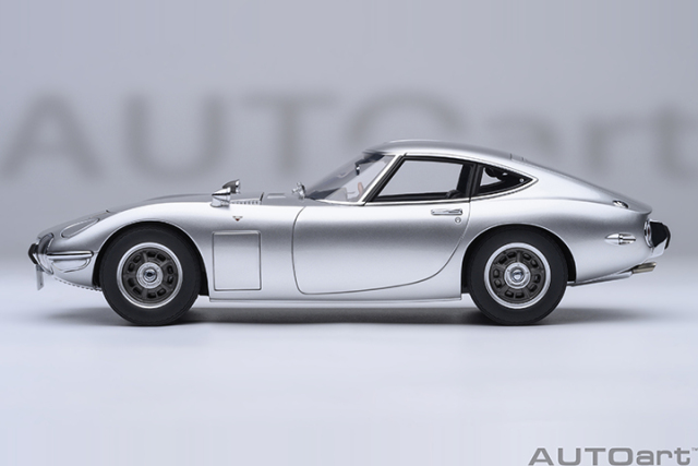 79548 1/18 TOYOTA 2000GT 1967 (SILVER)