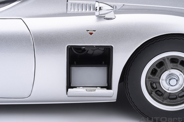 79548 1/18 TOYOTA 2000GT 1967 (SILVER)