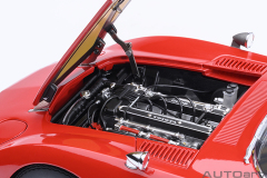 79547 1/18 TOYOTA 2000GT 1967 (RED)