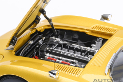 79549 1/18 TOYOTA 2000GT 1967 (GOLD)