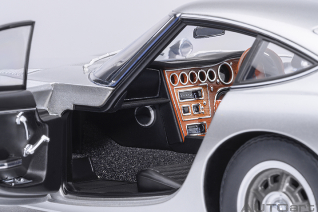 79548 1/18 TOYOTA 2000GT 1967 (SILVER)