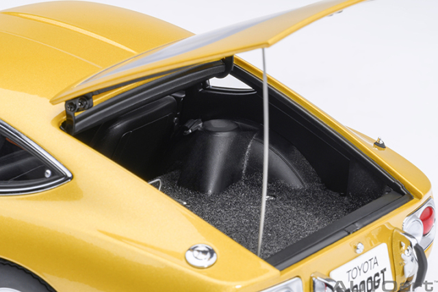 79549 1/18 TOYOTA 2000GT 1967 (GOLD)
