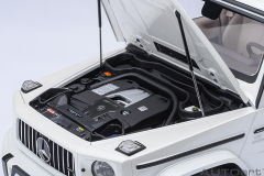 76356 1/18 MERCEDES-AMG G63 2019（DESIGNO BRILLIANT WHITE METALLIC)