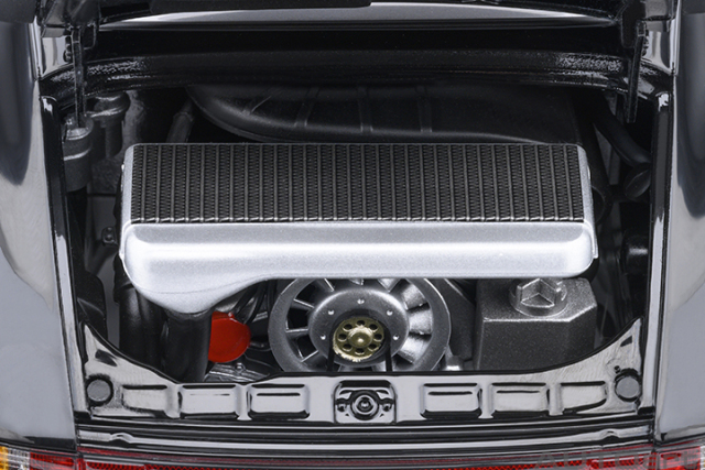 78158 1/18 PORSCHE 911 (930) TURBO WANGAN MIDNIGHT "BLACKBIRD" (COMIC #1 VERSION)