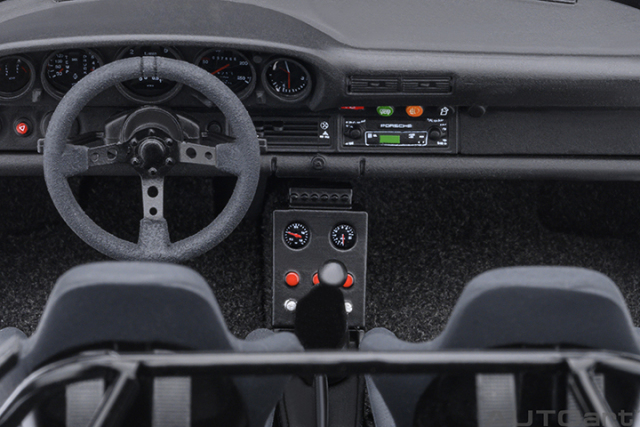 78158 1/18 PORSCHE 911 (930) TURBO WANGAN MIDNIGHT "BLACKBIRD" (COMIC #1 VERSION)