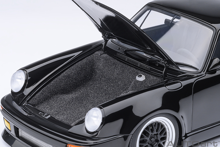 78158 1/18 PORSCHE 911 (930) TURBO WANGAN MIDNIGHT "BLACKBIRD" (COMIC #1 VERSION)