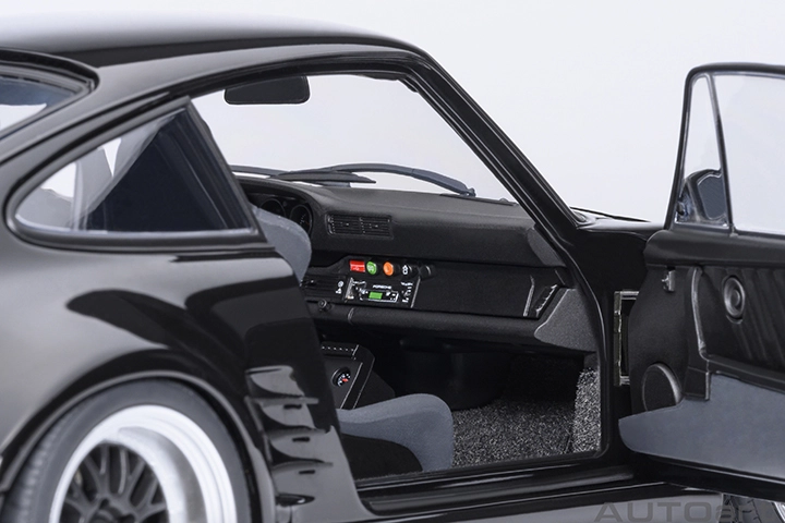 MÔ HÌNH 1:64 MASTER - Porsche 911  930  Turbo Black Bird Chrome Gold Color I.486075182