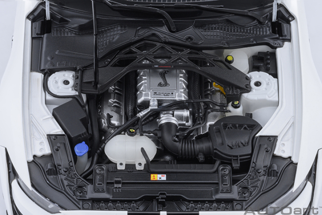 73095 1/18 FORD MUSTANG SHELBY GT500 (OXFORD WHITE)