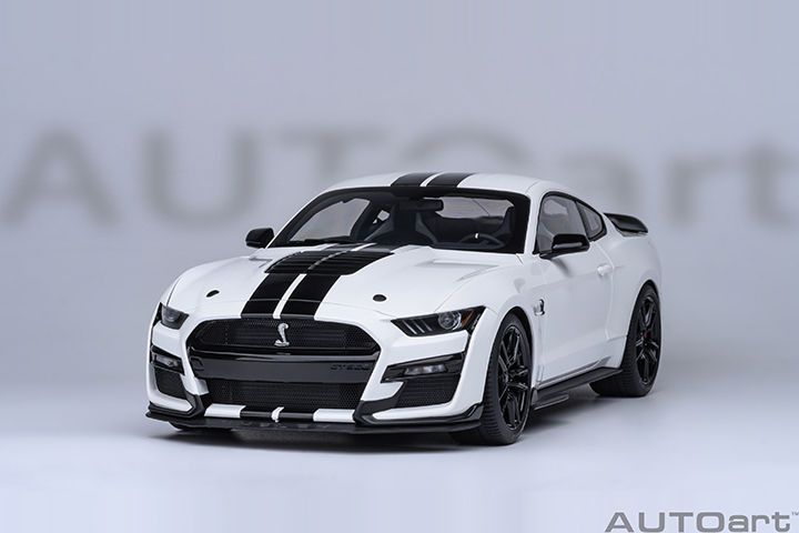 73095 1/18 FORD MUSTANG SHELBY GT500 (OXFORD WHITE)