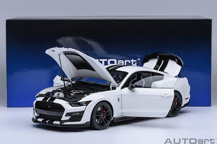 73095 1/18 FORD MUSTANG SHELBY GT500 (OXFORD WHITE)