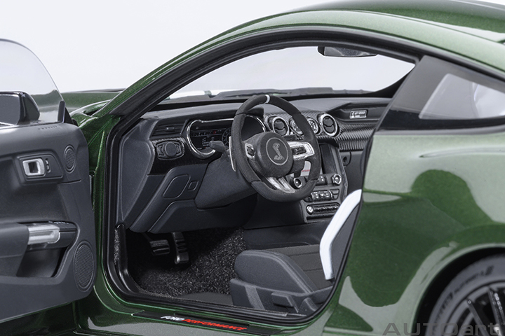 73097 1/18 FORD MUSTANG SHELBY GT500 (ERUPTION GREEN)