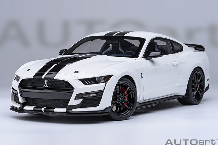 73095 1/18 FORD MUSTANG SHELBY GT500 (OXFORD WHITE)