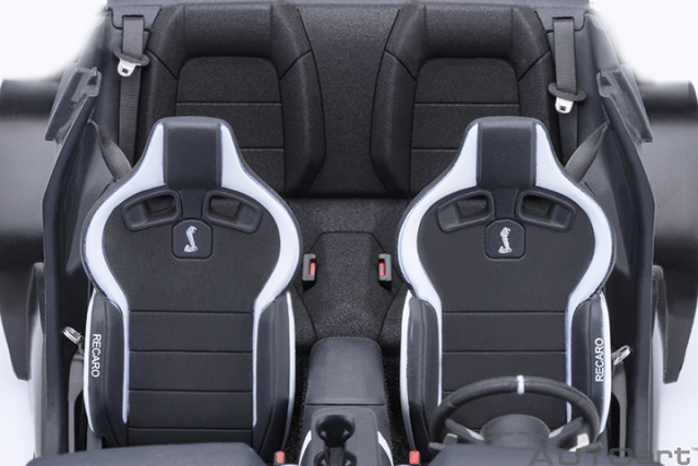 73097 1/18 FORD MUSTANG SHELBY GT500 (ERUPTION GREEN)