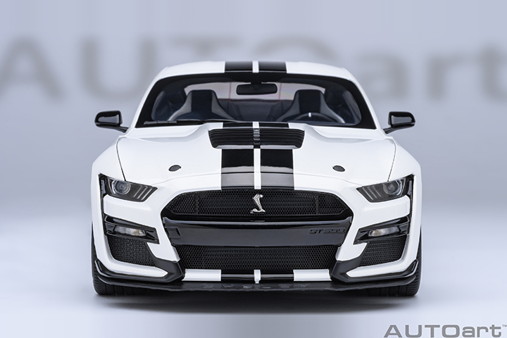 73095 1/18 FORD MUSTANG SHELBY GT500 (OXFORD WHITE)