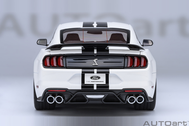 73095 1/18 FORD MUSTANG SHELBY GT500 (OXFORD WHITE)