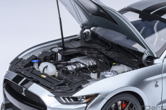 73096 1/18 FORD MUSTANG SHELBY GT500 (ICONIC SILVER)