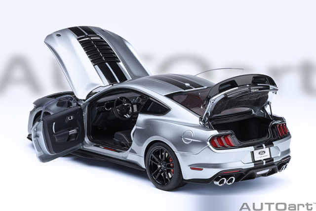 73096 1/18 FORD MUSTANG SHELBY GT500 (ICONIC SILVER)