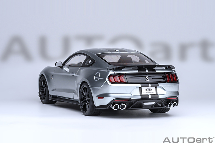 73096 1/18 FORD MUSTANG SHELBY GT500 (ICONIC SILVER)