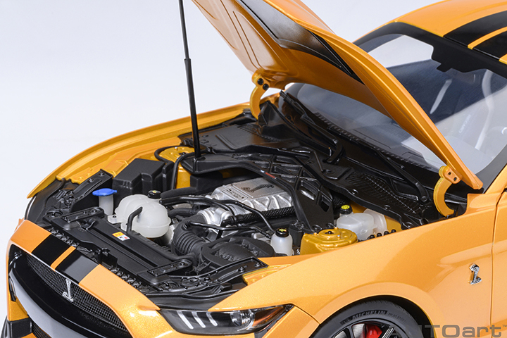 73099 1/18 FORD MUSTANG SHELBY GT500 (CYBER ORANGE)
