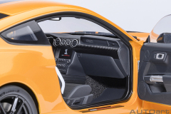 73099 1/18 FORD MUSTANG SHELBY GT500 (CYBER ORANGE)