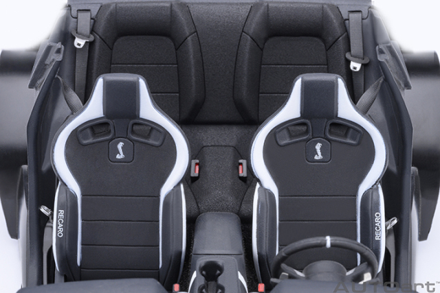 73099 1/18 FORD MUSTANG SHELBY GT500 (CYBER ORANGE)