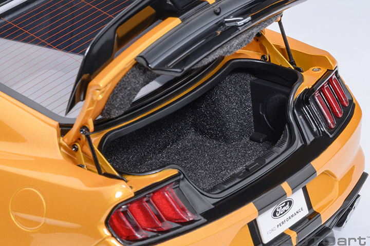 73099 1/18 FORD MUSTANG SHELBY GT500 (CYBER ORANGE)