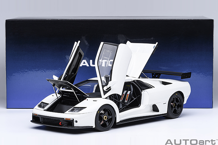 79136 1/18 LAMBORGHINI DIABLO GT-R (IMPACT WHITE)