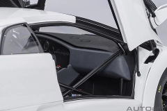 79136 1/18 LAMBORGHINI DIABLO GT-R (IMPACT WHITE)