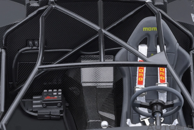 79138 1/18 LAMBORGHINI DIABLO GT-R (SUPERFLY YELLOW)